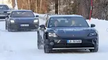 Porsche Taycan restyling, le foto spia delle diverse varianti