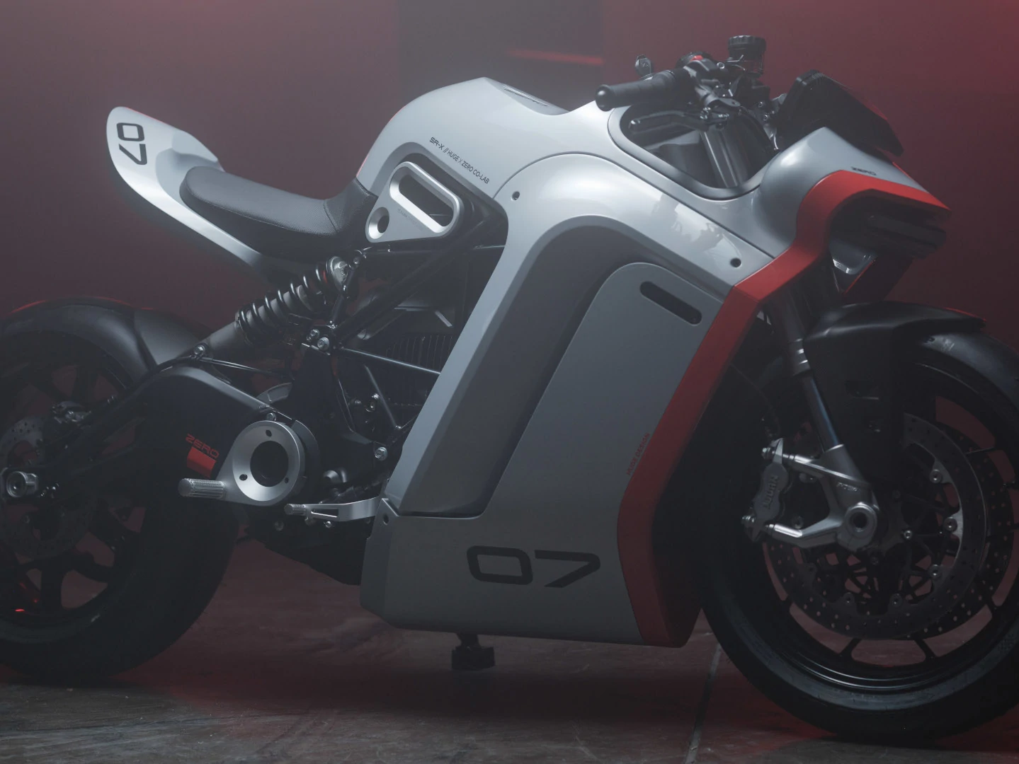 zero-x-huge-design-sr-x-1.webp