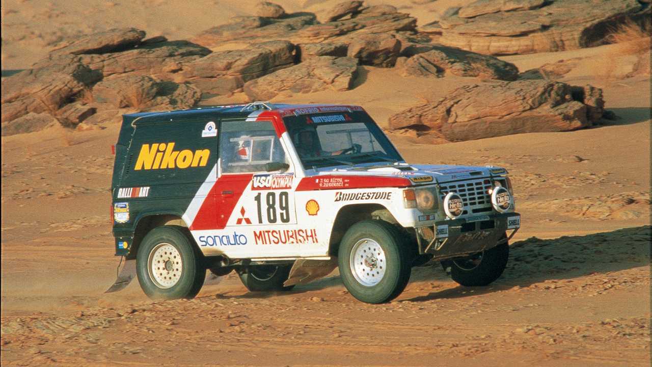 Mitsubishi Pajero (L040, 1982–1990)
