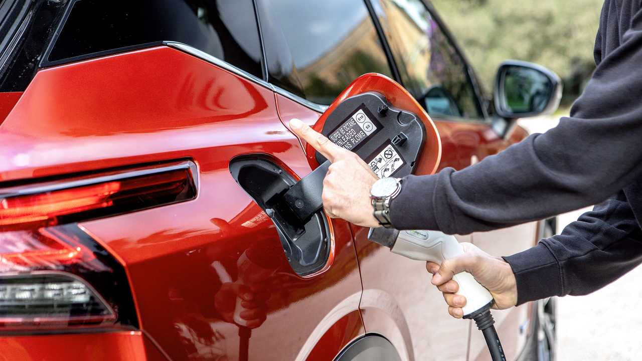 Foto - Nissan Qashqai: l'ibrida che fa l'elettrica