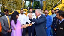 2_Lord Bamford joins in the Diwali celebrations today