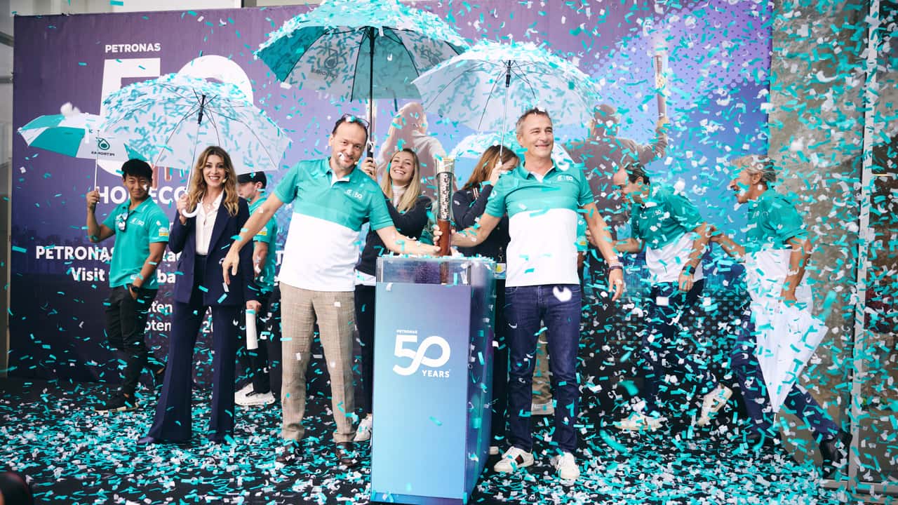 Petronas 50. Yılını Kutluyor