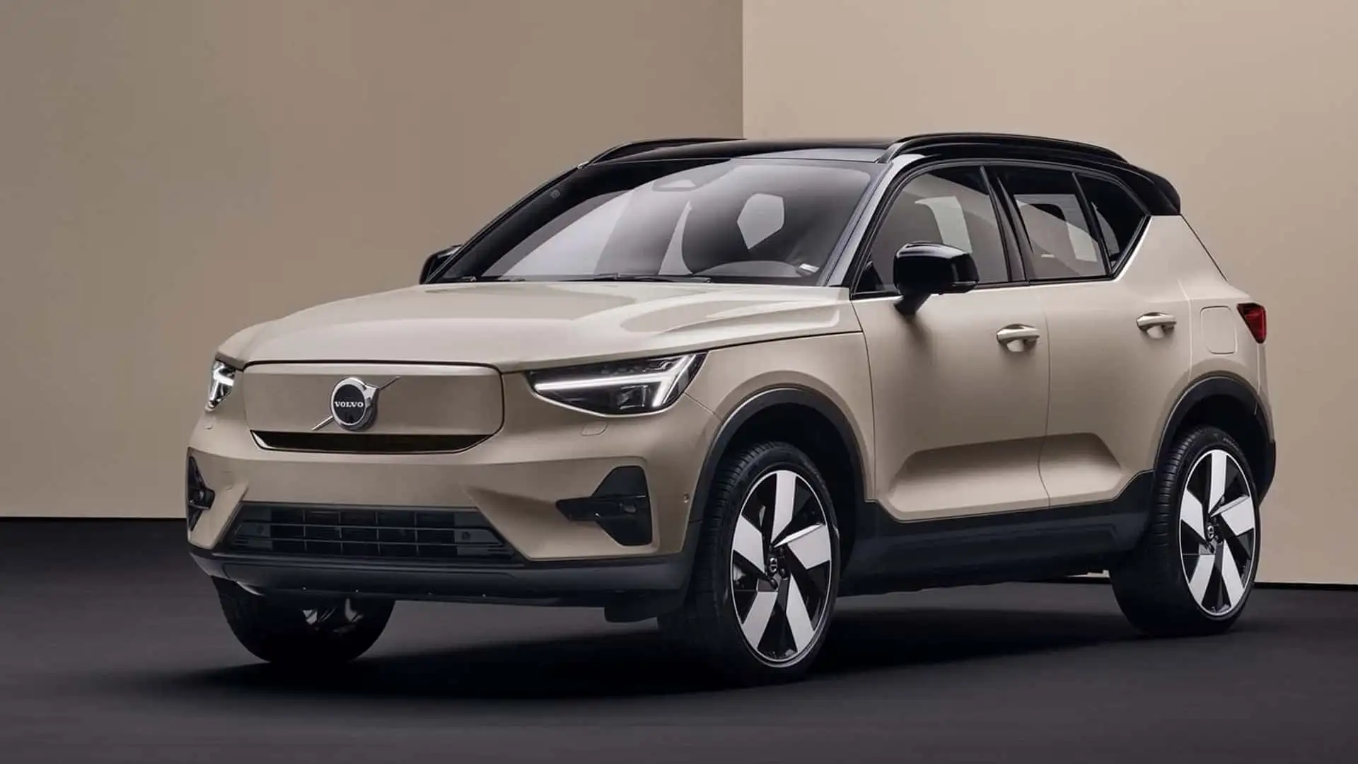 Volvo trará ao Brasil o novo EX40 e o inédito SUV elétrico EX60