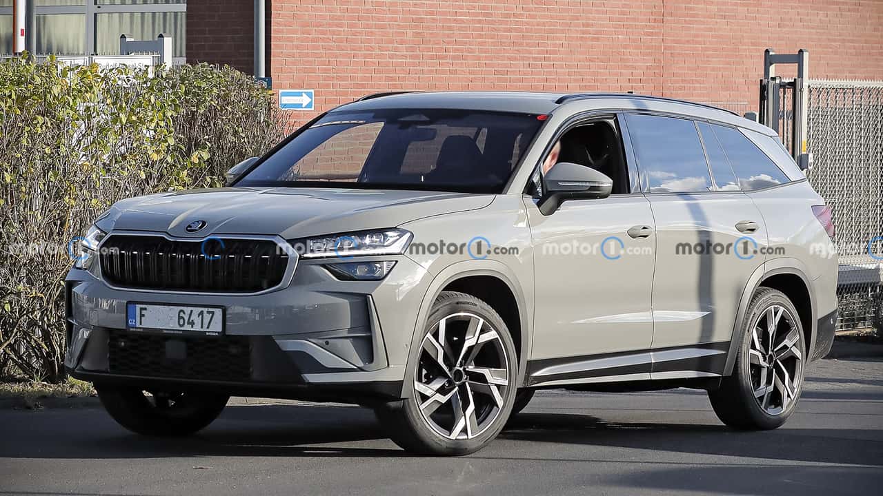 Skoda Kodiaq RS 2025 St rkste Version Fast Ungetarnt Unterwegs Skoda Kodiaq RS 2025 St rkste Version Fast Ungetarnt Unterwegs