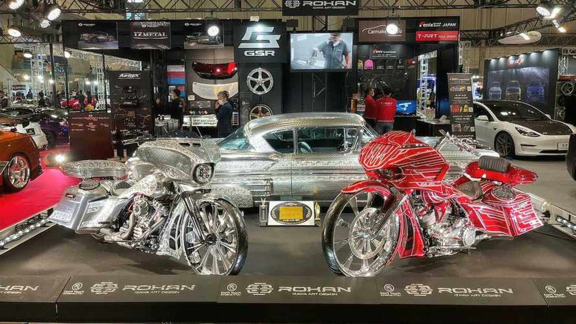 This Custom Harley-Davidson Street Glide Is An Engraved Metal Vision