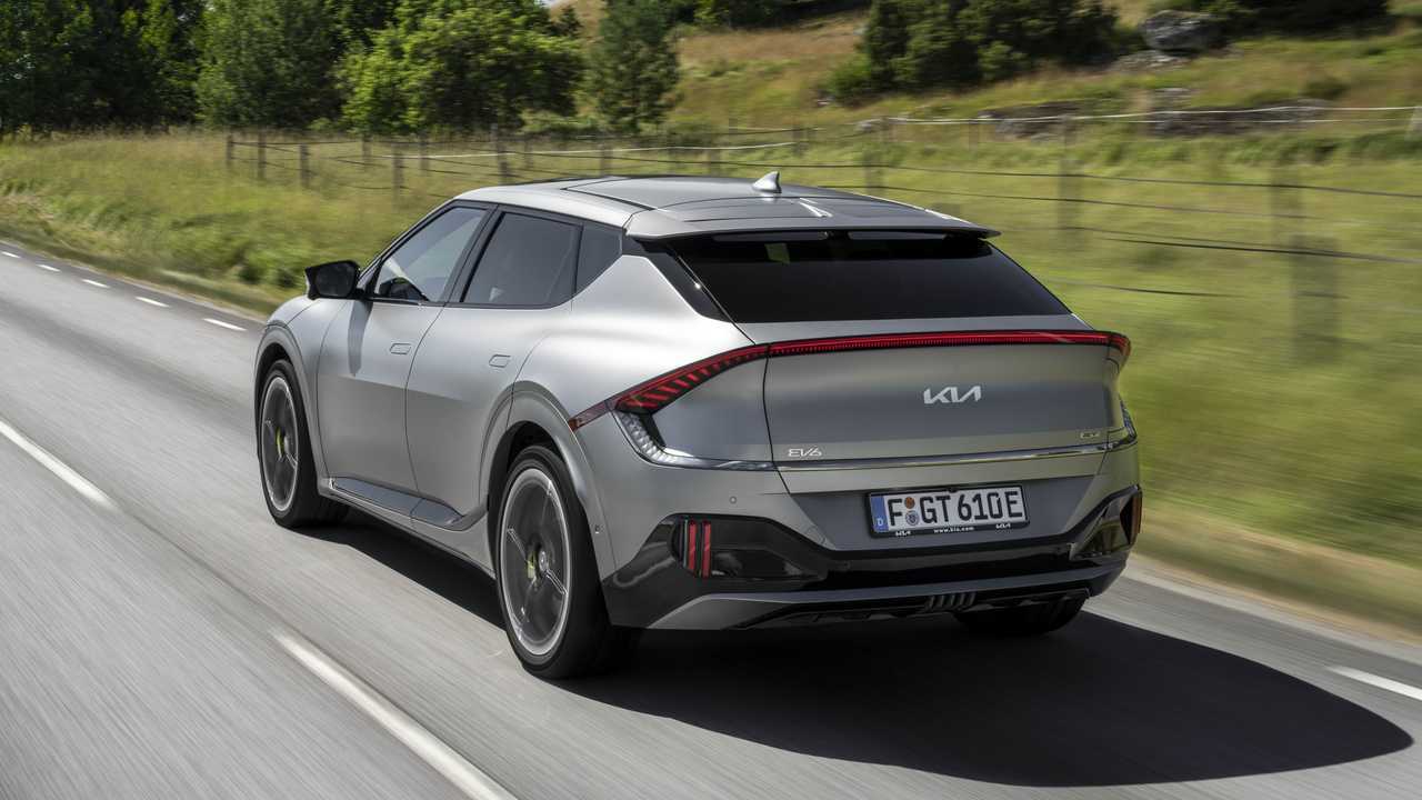 Foto - Kia EV6 GT (2022), prova su strada