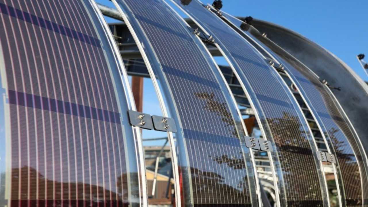 Foto - Il viaggio a pannelli solari della Tesla Model 3