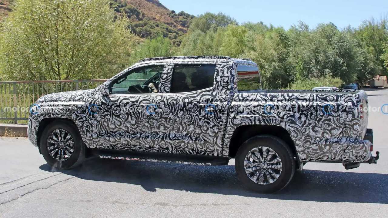 Mitsubishi L200 2023, le nuove foto spia