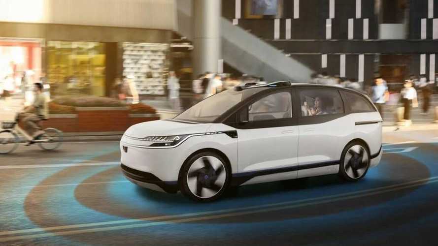 «Китайский Google» представил полностью автономный электрокар