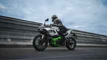 2024 Kawasaki Ninja 7 - Riding 2