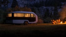 Foto esterne del rimorchio da viaggio completamente elettrico Pebble Flow