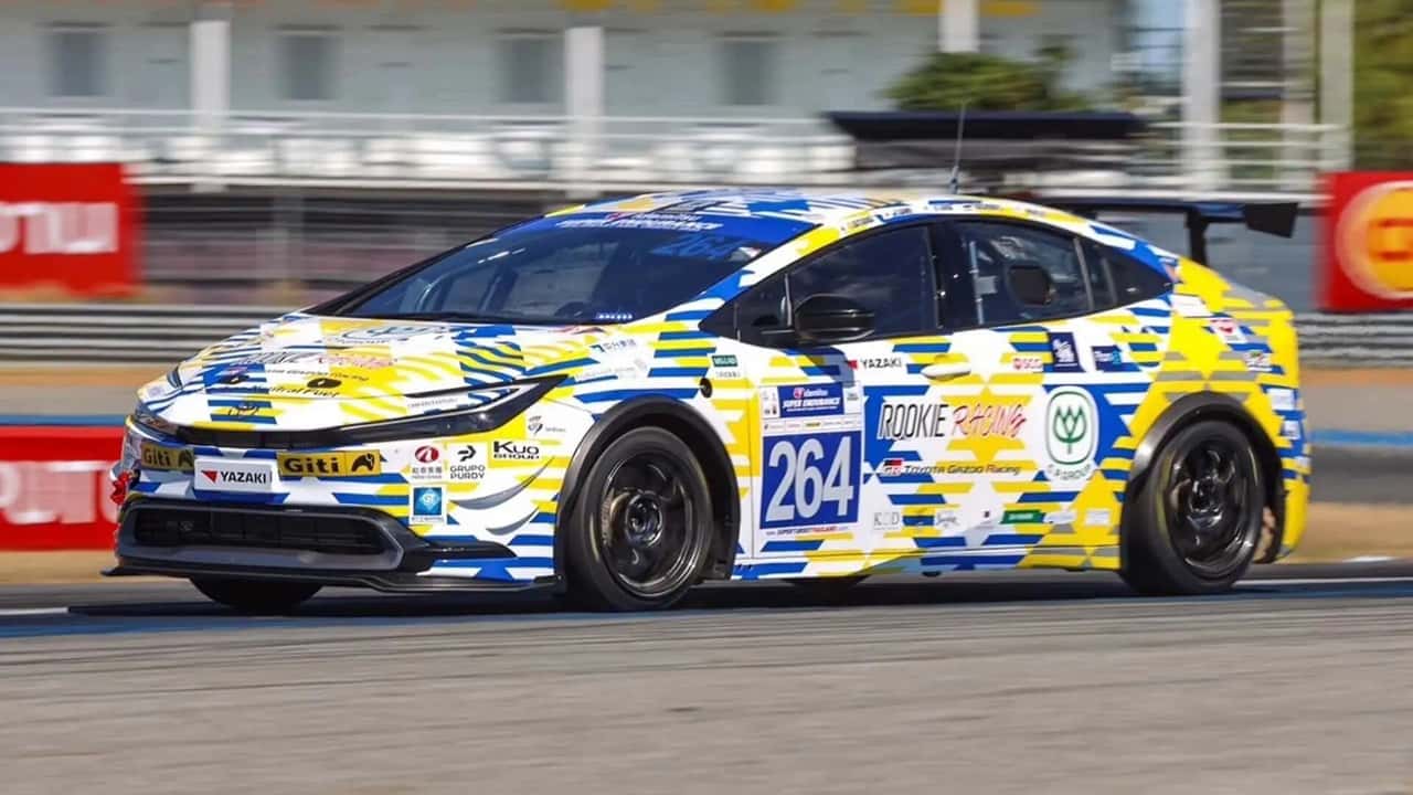 toyota-prius-race-car