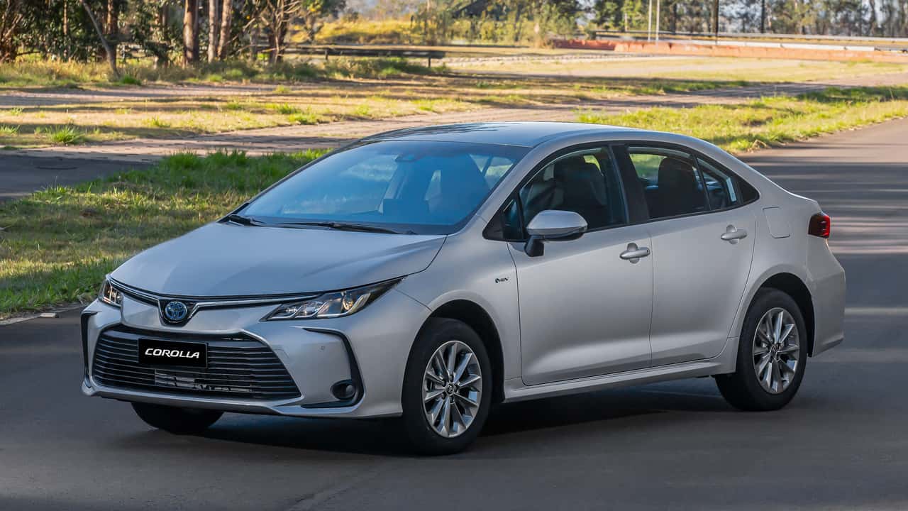 Toyota lança Corolla GLI híbrido mais barato; veja o preço e o que muda