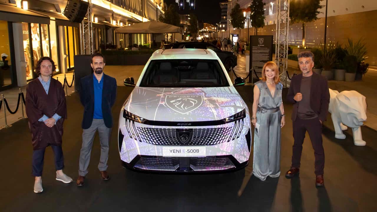Peugeot E-5008 Cover