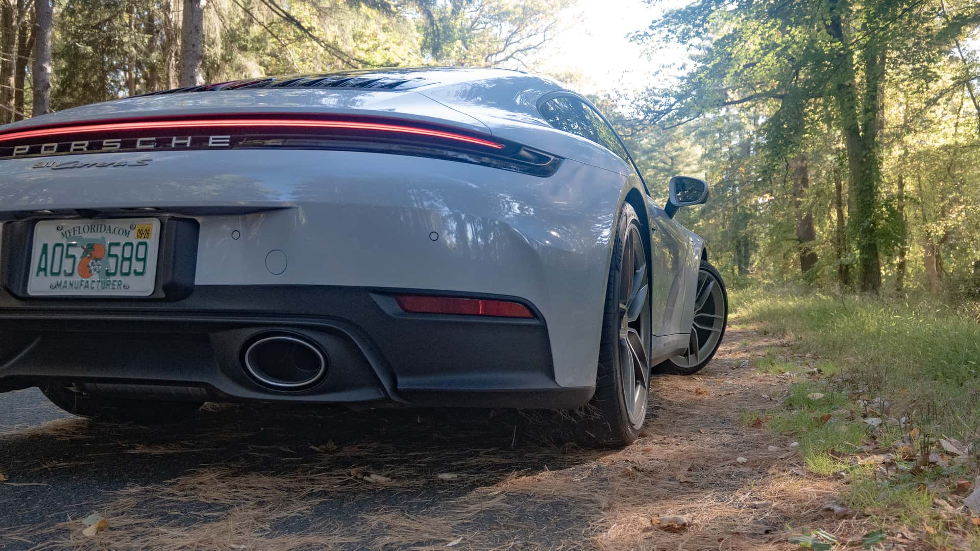 https://cdn.motor1.com/images/mgl/XBXvqk/s1/2025-porsche-911-carrera-s.jpg