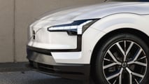 Volvo EX30 (2027) in Crystal White, Dach in Black Stone mit 22-Zöllern