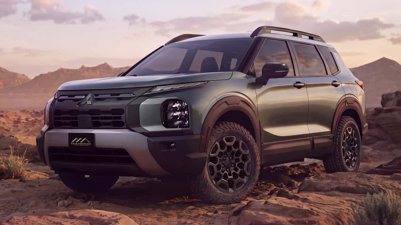 Mitsubishi, Outlander'ı SEMA İçin Bir Arazi SUV'sine Dönüştürdü