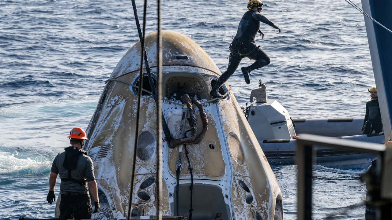 L'ammaraggio dell'equipaggio Crew-12 della NASA