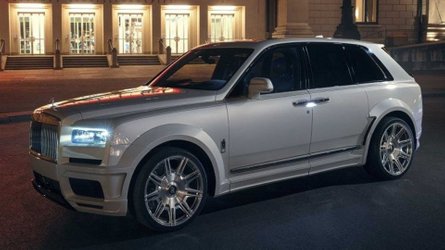 Novitec modifiyeli Rolls-Royce Cullinan, otobanda yeteneklerini sergiliyor