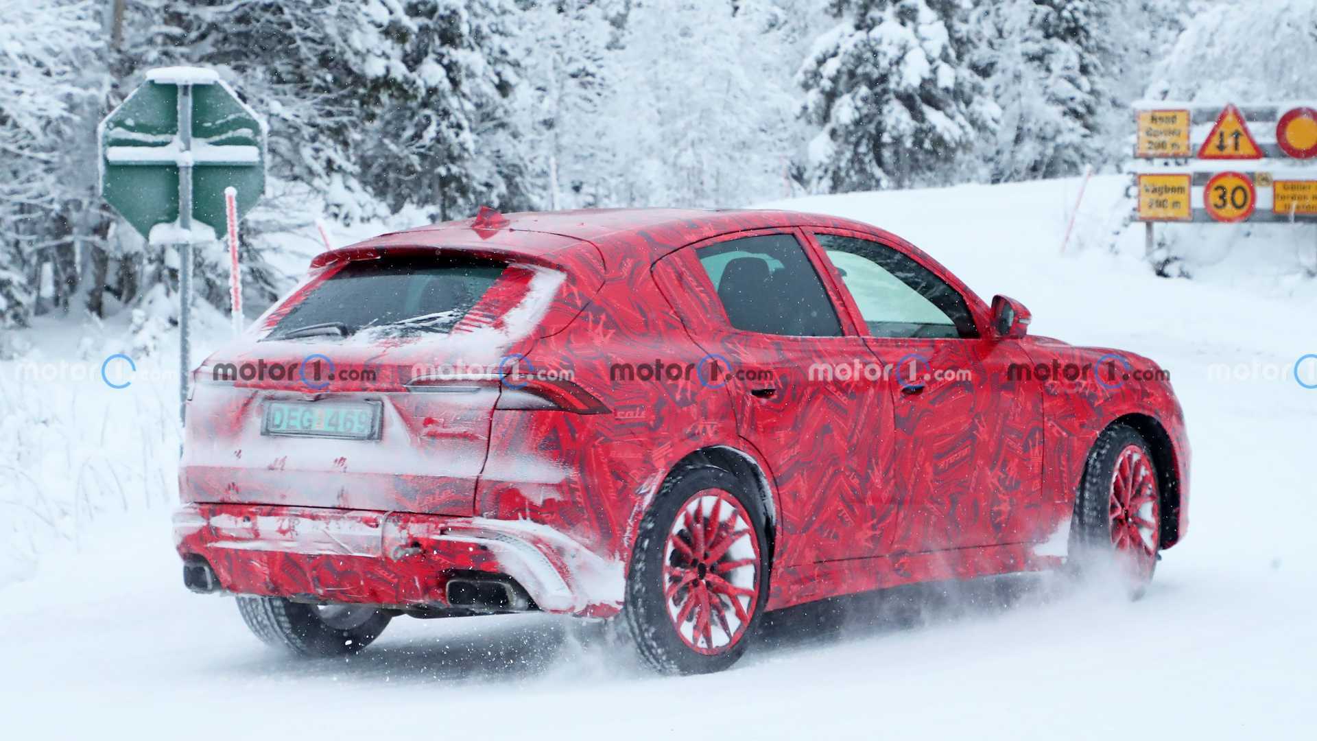 2023-maserati-grecale-trofeo-spy-photo.jpg