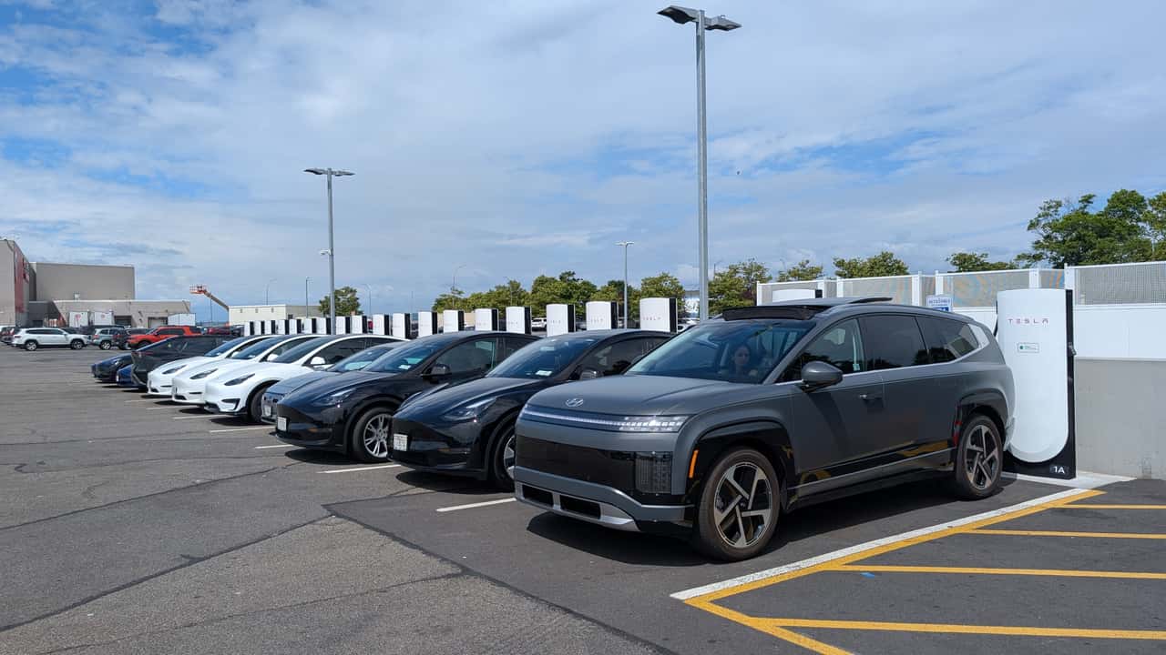 Hyundai Ioniq 9 Charging At Tesla Supercharger