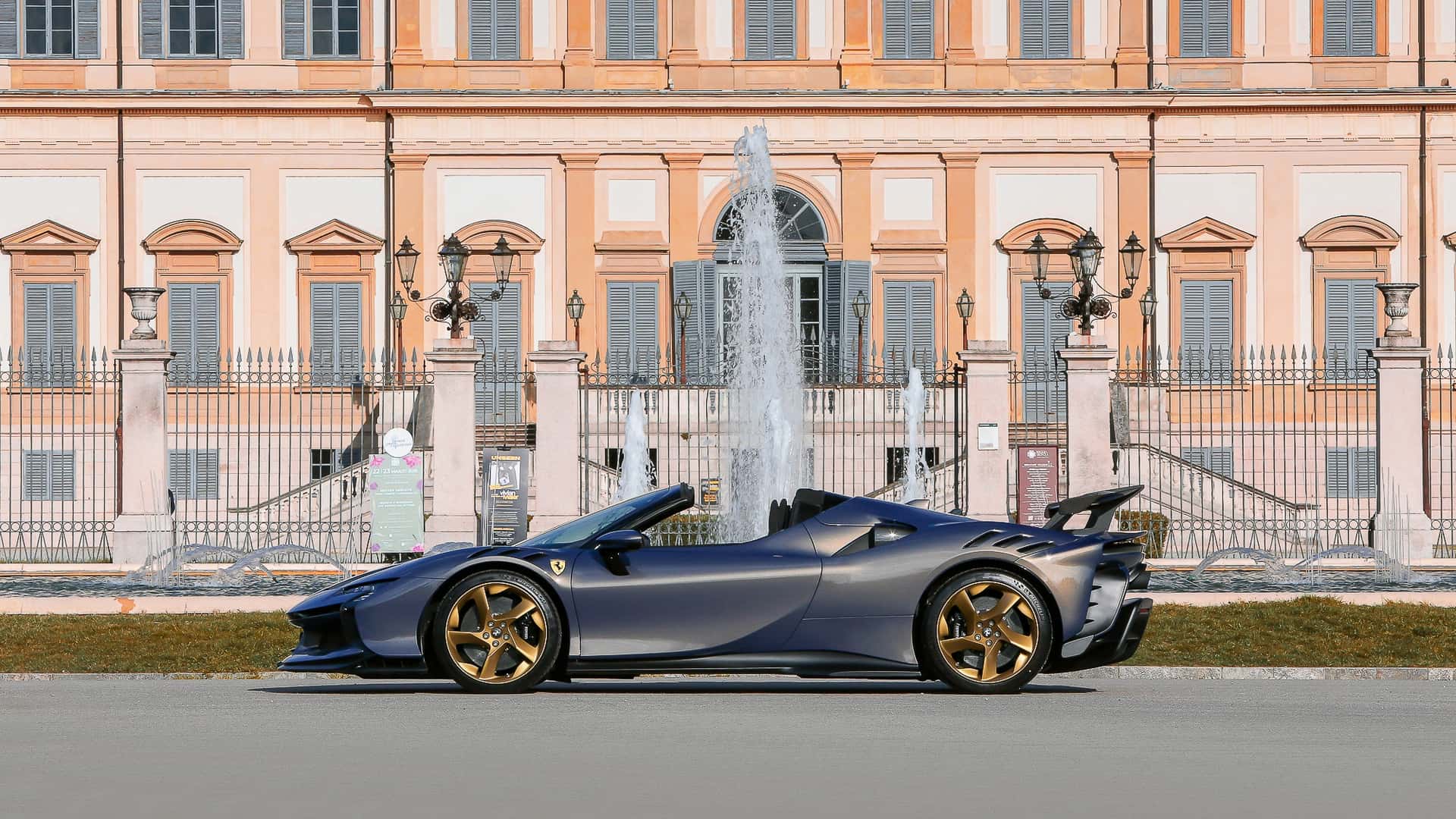 Bir Ferrari SF90 XX Spider, ilk kez açık artırmaya sunuluyor