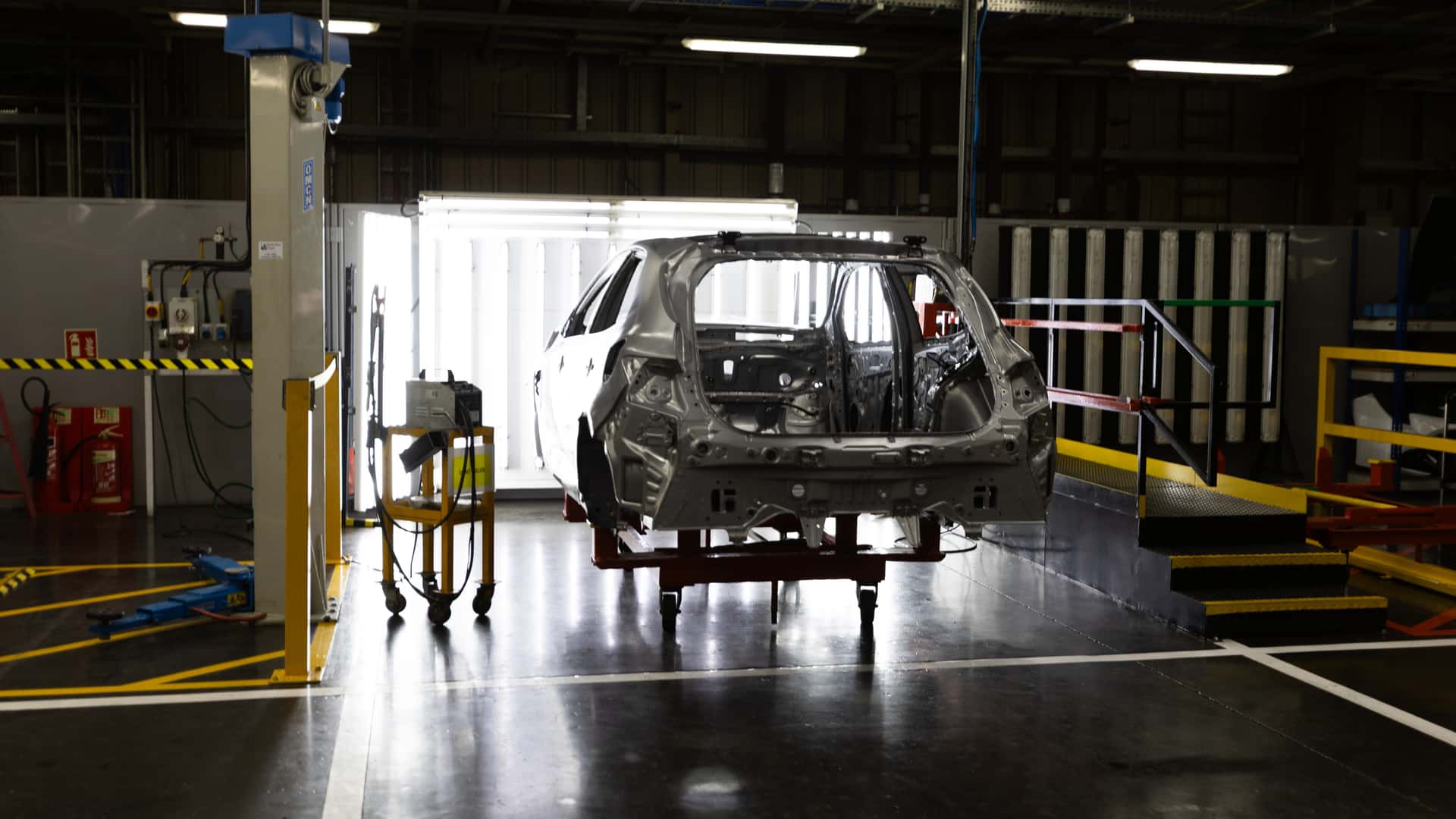 https://cdn.motor1.com/images/mgl/XBz7yv/s1/toyota-uk-production.jpg