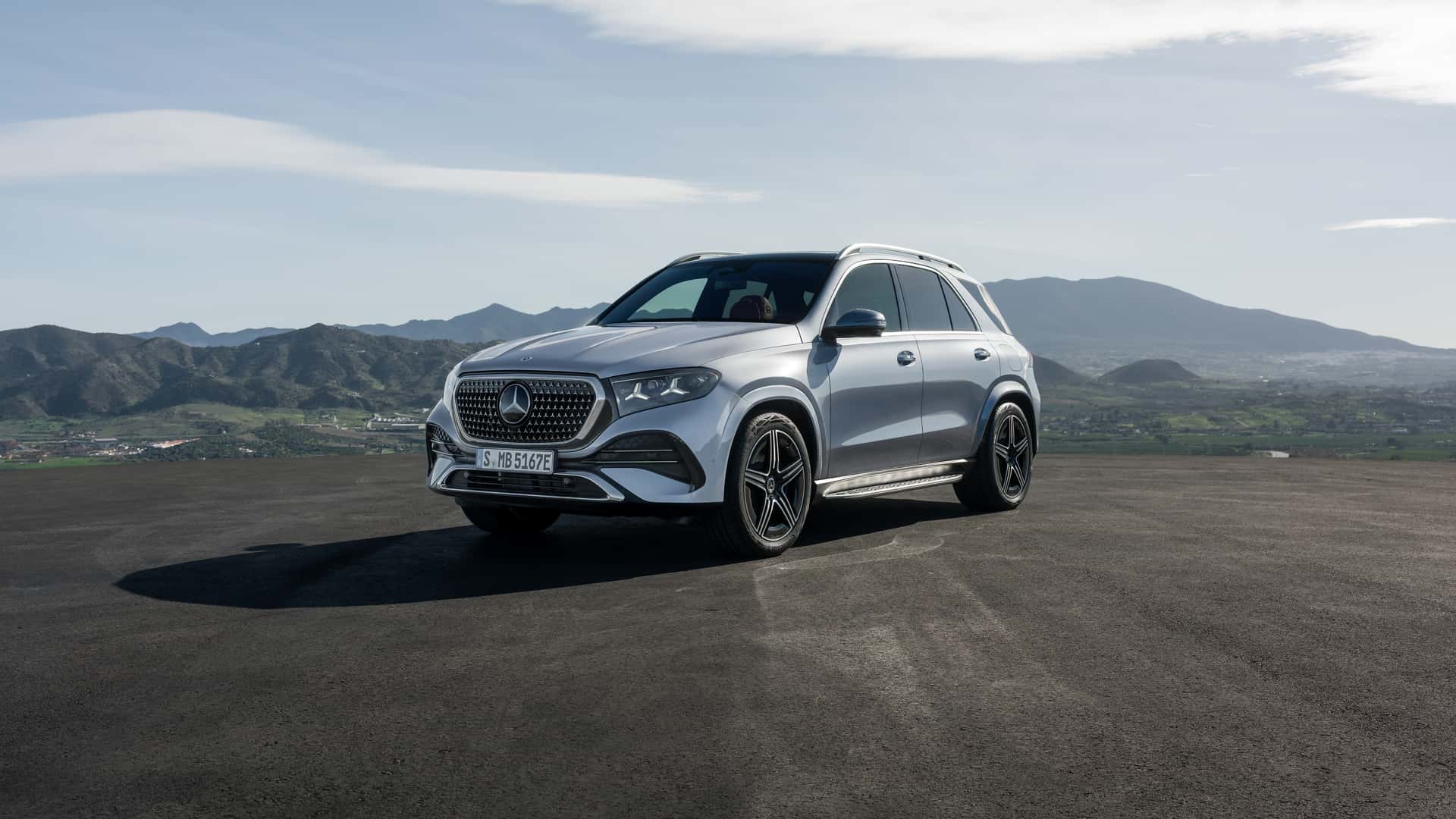 Apenas um dia após lançar versão no Brasil, Mercedes-Benz mostra novo GLE 2027
