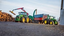 Nuovi trattori John Deere 8R, 8RT e 8RX: comfort evoluto, più efficienza e tecnologie smart per aziende agricole. in crescita