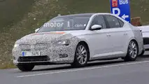 Skoda Superb facelift spy photo