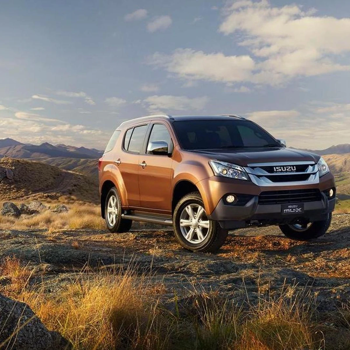 2014 Isuzu MU-X revealed [video]