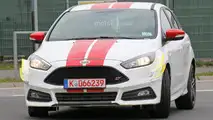 Ford Focus ST Plus spy photo