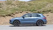 Porsche Cayenne Spy Photo