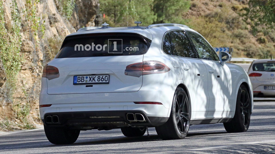 White 2018 Porsche Cayenne Spy Pics