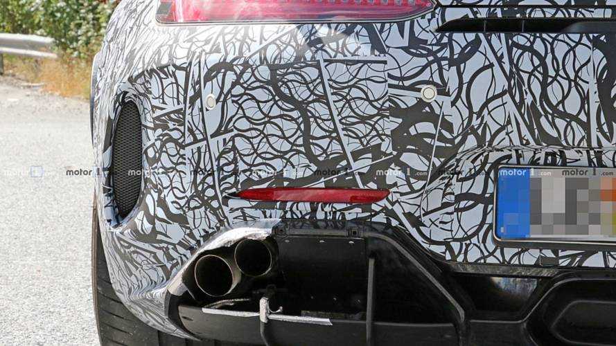 Mercedes-AMG GT R with new exhaust spy photo