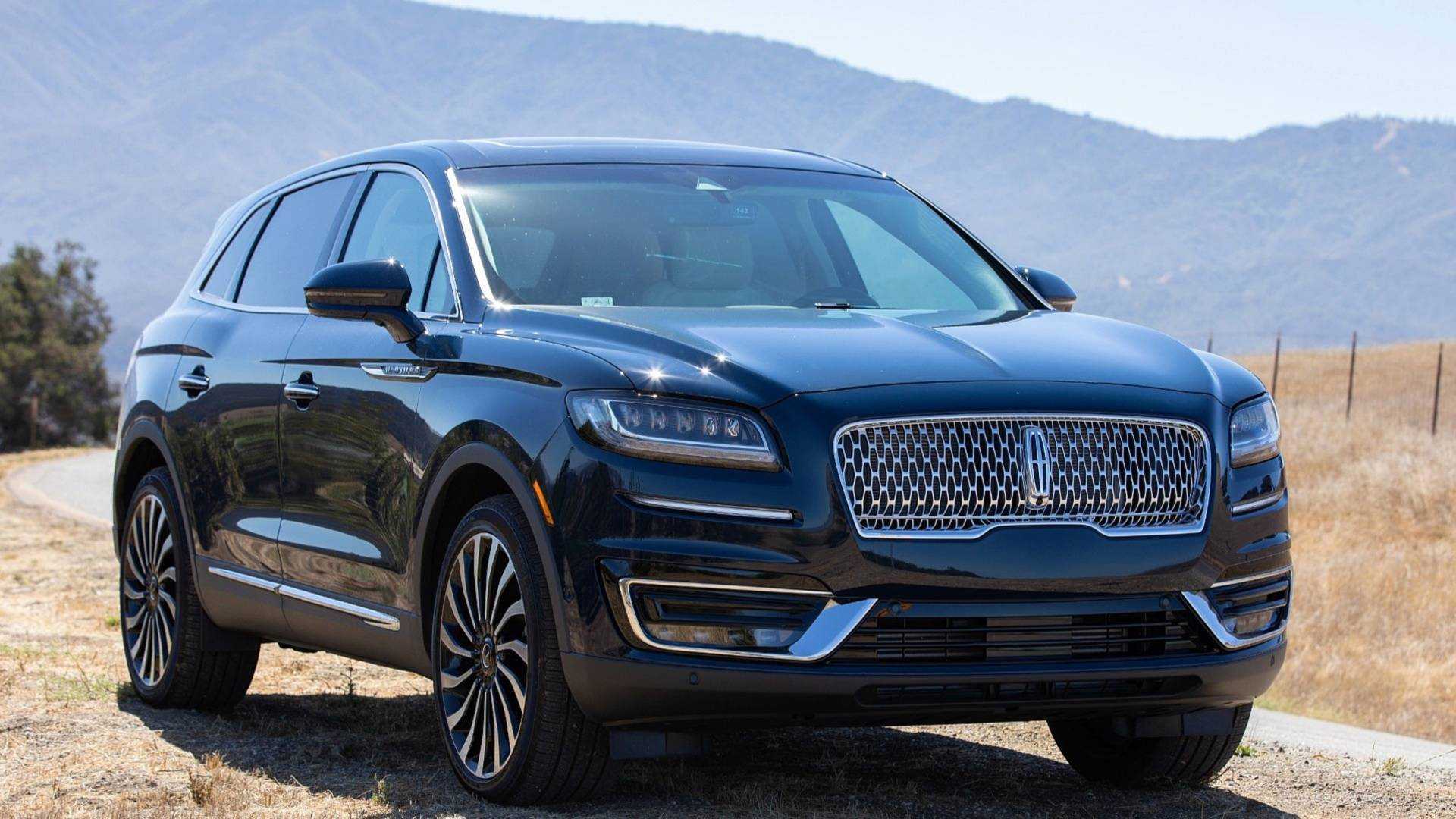 https://cdn.motor1.com/images/mgl/XLrqp/s1/2019-lincoln-nautilus-first-drive.jpg 2019-lincoln-nautilus-first-drive