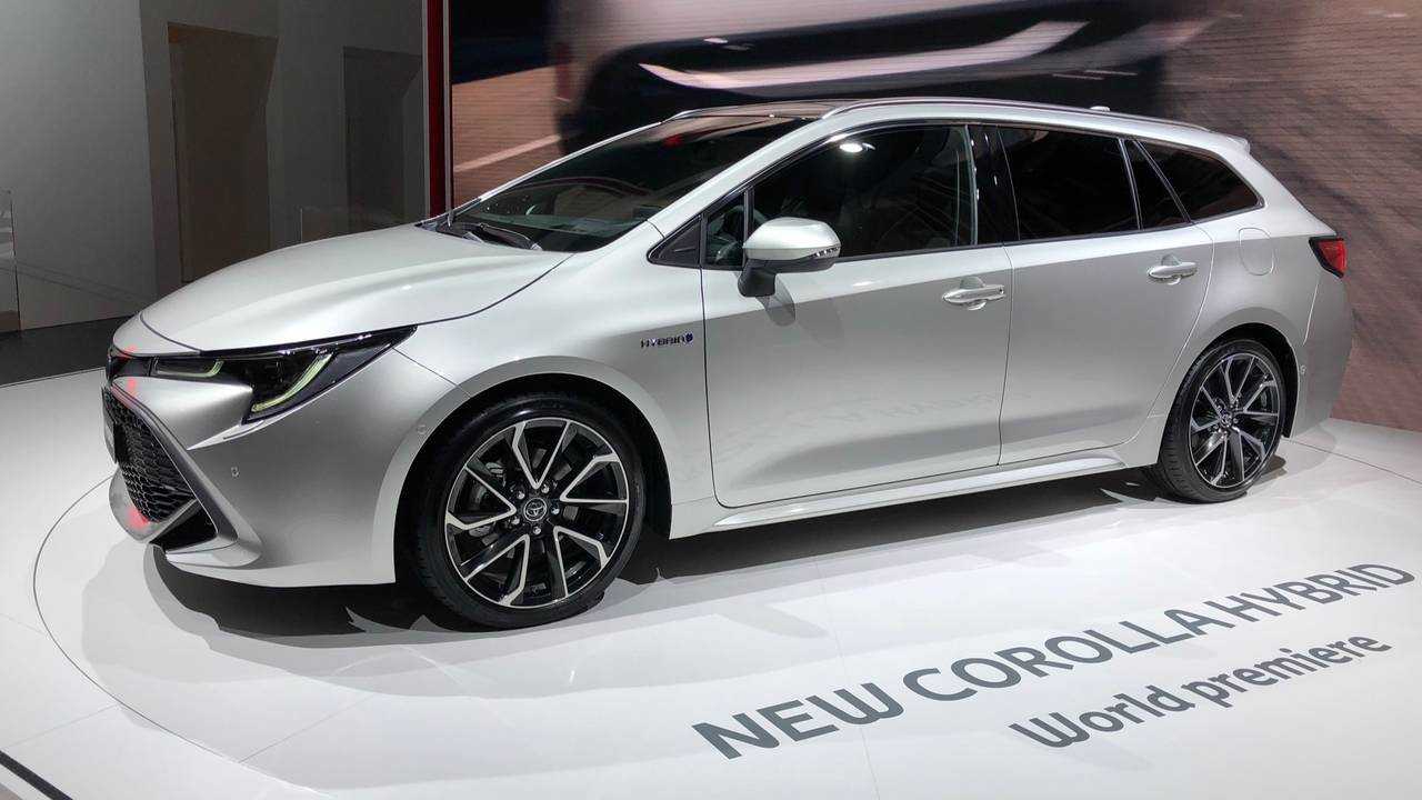 Toyota Corolla Touring Sports 2019 - Salão de Paris 2018