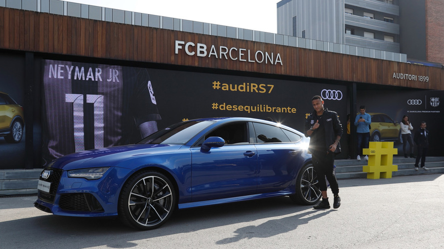Barcelona players receive new Audi cars