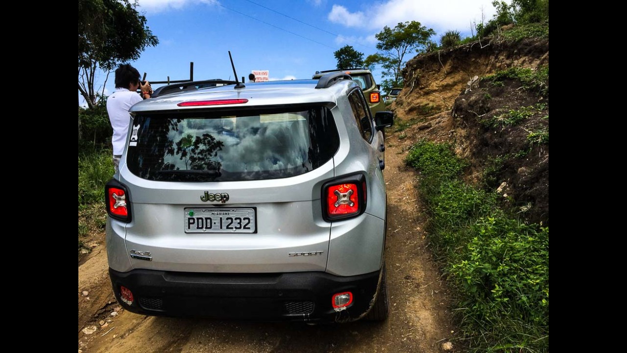 Teste CARPLACE: Renegade 4x4 encara pista e off-road em 1.000 km de viagem