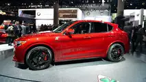 Alfa Romeo Stelvio: LA 2016