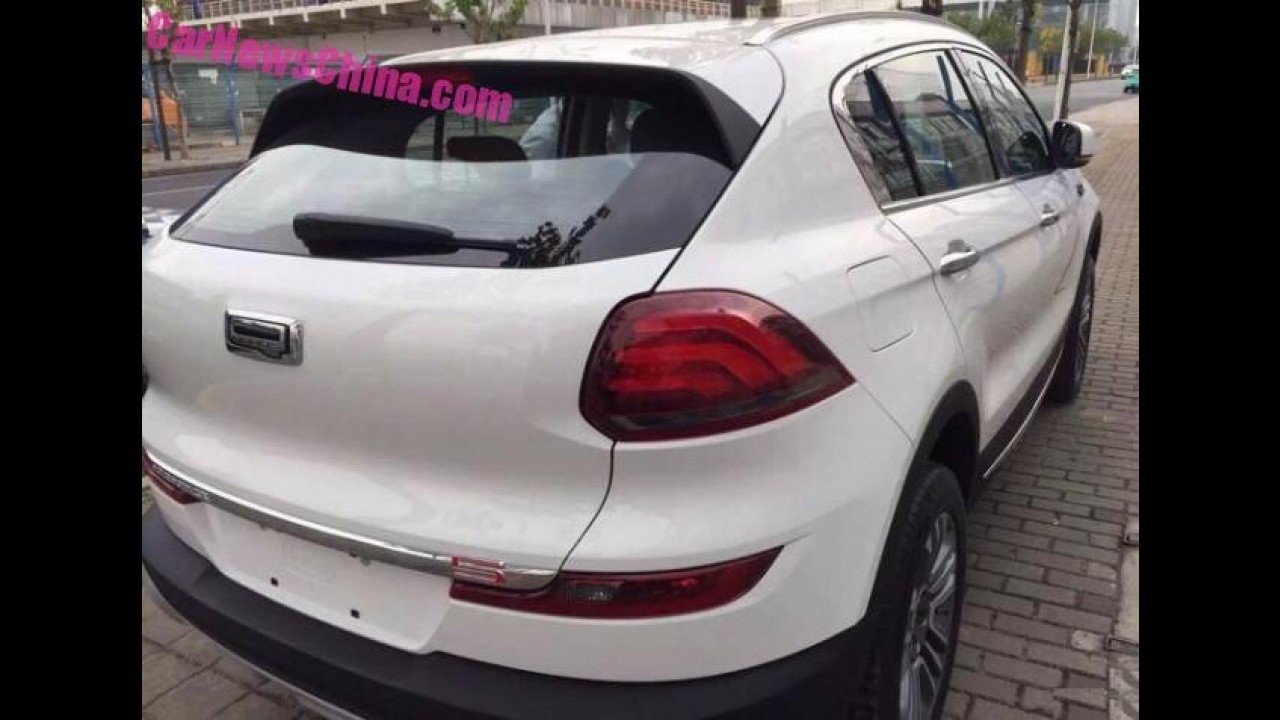Divisão de luxo da Chery: fotos revelam interior do SUV Qoros 5
