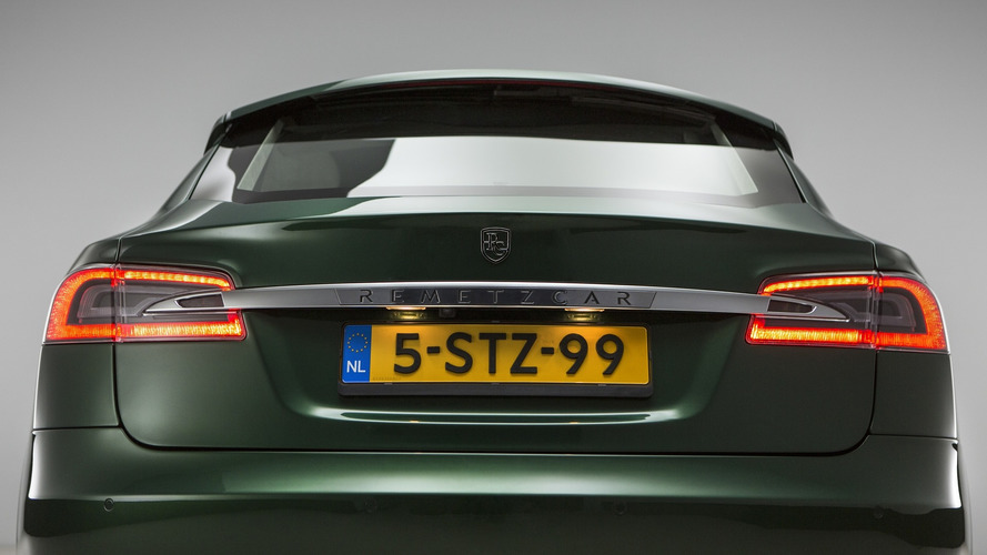 Tesla Model S shooting brake