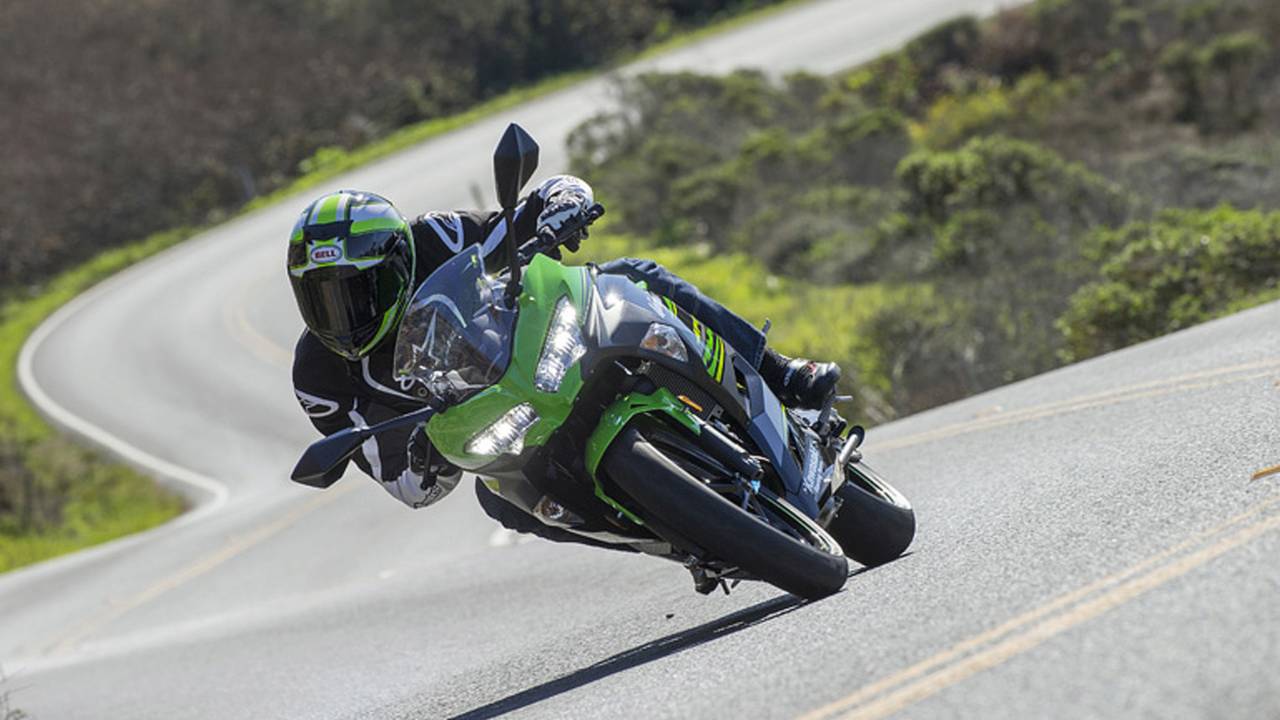 We never consider the Ninja 300 to be a slug, but the 400 offers even more nimble, and accurate handling.