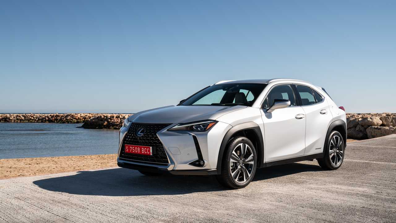Lexus UX 250h, la prova su strada