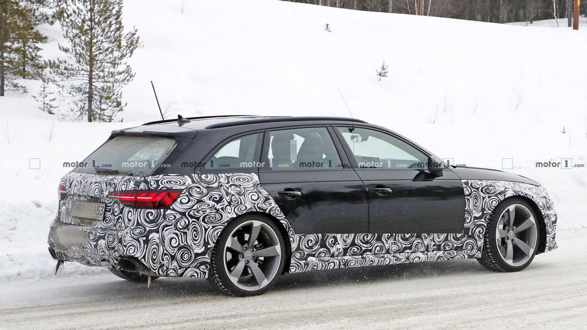 2020-audi-rs4-avant-facelift-spy-photo.j