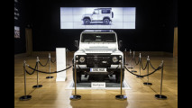 Land Rover Defender, il duemilionesimo esemplare all'asta