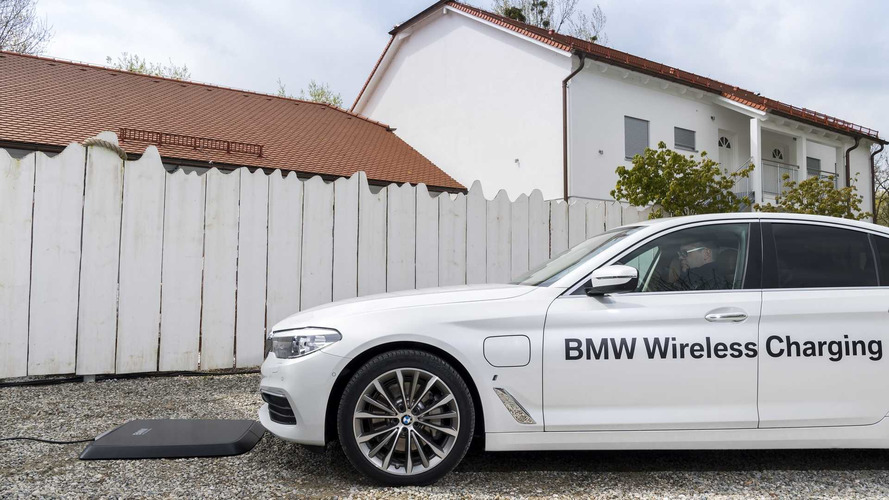 BMW 530e iPerformance – wireless charging