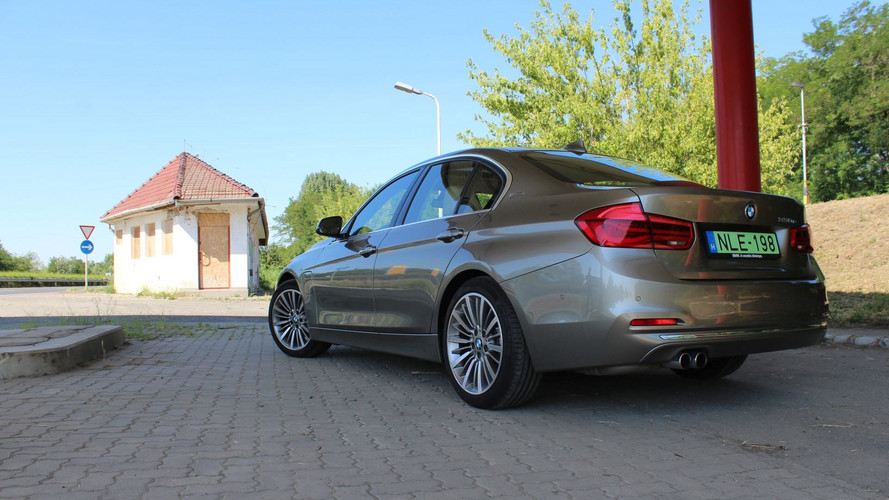 BMW 330e