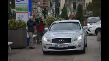 OmniAuto.it su Infiniti M35h al 3° Ecorally Press