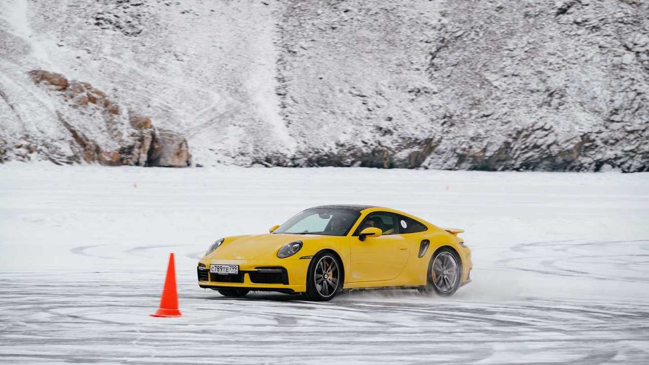 Porsche 911 Turbo S winter test drive